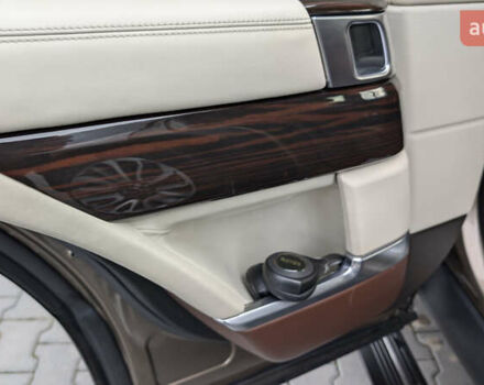 Бежевый Ленд Ровер Рендж Ровер, объемом двигателя 4.4 л и пробегом 208 тыс. км за 37750 $, фото 35 на Automoto.ua