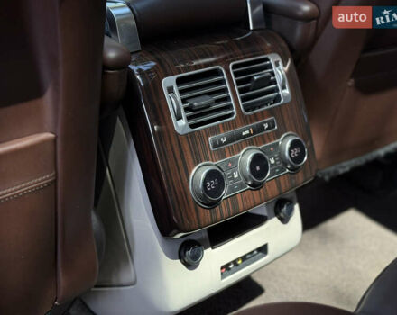Бежевый Ленд Ровер Рендж Ровер, объемом двигателя 4.4 л и пробегом 208 тыс. км за 39777 $, фото 68 на Automoto.ua