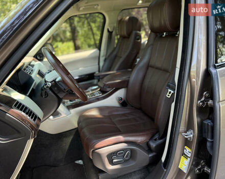 Бежевый Ленд Ровер Рендж Ровер, объемом двигателя 4.4 л и пробегом 208 тыс. км за 39777 $, фото 13 на Automoto.ua