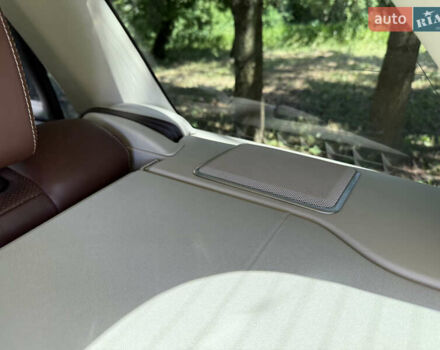 Бежевый Ленд Ровер Рендж Ровер, объемом двигателя 4.4 л и пробегом 208 тыс. км за 39900 $, фото 110 на Automoto.ua