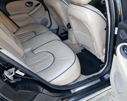 Чорний Ленд Ровер Рендж Ровер, об'ємом двигуна 2 л та пробігом 111 тис. км за 3500 $, фото 6 на Automoto.ua