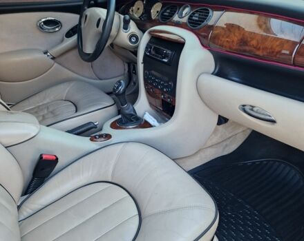 Чорний Ленд Ровер Рендж Ровер, об'ємом двигуна 2 л та пробігом 111 тис. км за 3500 $, фото 4 на Automoto.ua