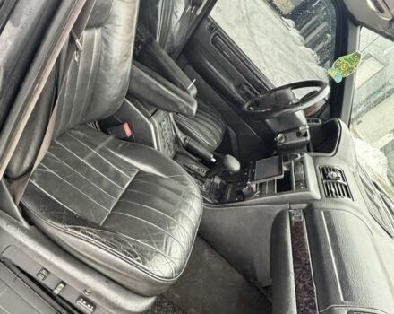 Черный Ленд Ровер Рендж Ровер, объемом двигателя 4.6 л и пробегом 400 тыс. км за 4400 $, фото 12 на Automoto.ua