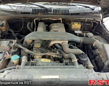 Черный Ленд Ровер Рендж Ровер, объемом двигателя 2.5 л и пробегом 277 тыс. км за 2700 $, фото 6 на Automoto.ua