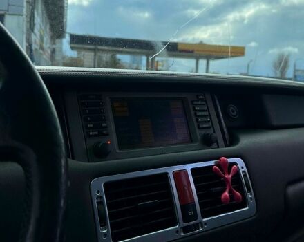 Черный Ленд Ровер Рендж Ровер, объемом двигателя 4.4 л и пробегом 300 тыс. км за 7500 $, фото 12 на Automoto.ua