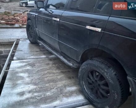 Черный Ленд Ровер Рендж Ровер, объемом двигателя 4.4 л и пробегом 320 тыс. км за 5000 $, фото 2 на Automoto.ua