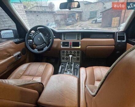 Черный Ленд Ровер Рендж Ровер, объемом двигателя 4.4 л и пробегом 320 тыс. км за 5000 $, фото 4 на Automoto.ua