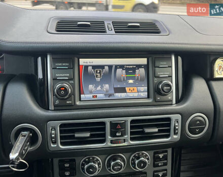 Черный Ленд Ровер Рендж Ровер, объемом двигателя 4.2 л и пробегом 205 тыс. км за 9999 $, фото 18 на Automoto.ua