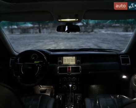 Чорний Ленд Ровер Рендж Ровер, об'ємом двигуна 4.4 л та пробігом 381 тис. км за 8000 $, фото 14 на Automoto.ua