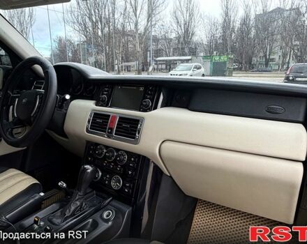 Черный Ленд Ровер Рендж Ровер, объемом двигателя 4.2 л и пробегом 250 тыс. км за 13000 $, фото 6 на Automoto.ua