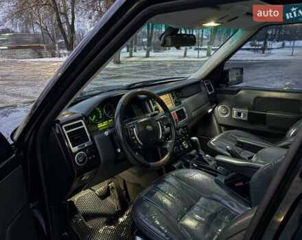 Чорний Ленд Ровер Рендж Ровер, об'ємом двигуна 4.4 л та пробігом 381 тис. км за 8000 $, фото 18 на Automoto.ua