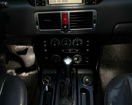 Черный Ленд Ровер Рендж Ровер, объемом двигателя 4.4 л и пробегом 381 тыс. км за 8000 $, фото 14 на Automoto.ua