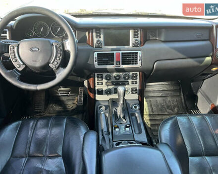 Черный Ленд Ровер Рендж Ровер, объемом двигателя 4.2 л и пробегом 310 тыс. км за 6850 $, фото 9 на Automoto.ua