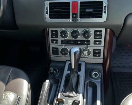 Ленд Ровер Рендж Ровер 2006 у Хмельницькому на Automoto.ua Чорний Ленд Ровер Рендж Ровер, об'ємом двигуна 4.4 л та пробігом 160 тис. км за 10000 $, фото 16 на Automoto.ua