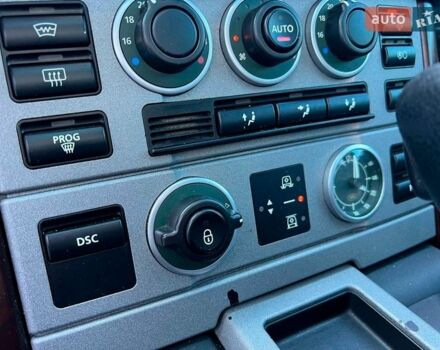 Черный Ленд Ровер Рендж Ровер, объемом двигателя 4.4 л и пробегом 282 тыс. км за 12590 $, фото 31 на Automoto.ua