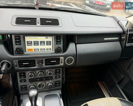 Чорний Ленд Ровер Рендж Ровер, об'ємом двигуна 4.2 л та пробігом 230 тис. км за 12200 $, фото 27 на Automoto.ua