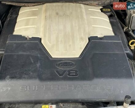 Чорний Ленд Ровер Рендж Ровер, об'ємом двигуна 4.2 л та пробігом 238 тис. км за 11000 $, фото 47 на Automoto.ua