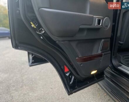 Черный Ленд Ровер Рендж Ровер, объемом двигателя 4.4 л и пробегом 495 тыс. км за 9990 $, фото 21 на Automoto.ua