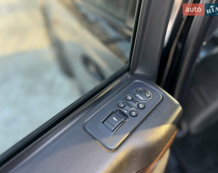 Чорний Ленд Ровер Рендж Ровер, об'ємом двигуна 3.6 л та пробігом 224 тис. км за 17999 $, фото 16 на Automoto.ua