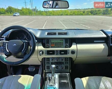 Черный Ленд Ровер Рендж Ровер, объемом двигателя 4.2 л и пробегом 328 тыс. км за 10999 $, фото 6 на Automoto.ua