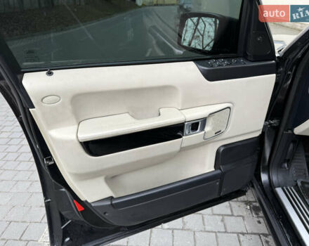 Чорний Ленд Ровер Рендж Ровер, об'ємом двигуна 4.2 л та пробігом 266 тис. км за 8350 $, фото 84 на Automoto.ua