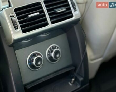 Чорний Ленд Ровер Рендж Ровер, об'ємом двигуна 4.2 л та пробігом 284 тис. км за 11900 $, фото 15 на Automoto.ua