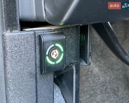 Чорний Ленд Ровер Рендж Ровер, об'ємом двигуна 4.2 л та пробігом 238 тис. км за 11000 $, фото 17 на Automoto.ua
