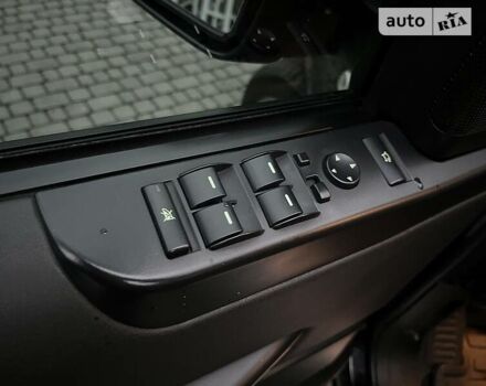 Черный Ленд Ровер Рендж Ровер, объемом двигателя 4.2 л и пробегом 190 тыс. км за 12000 $, фото 24 на Automoto.ua