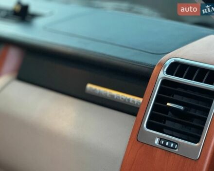 Чорний Ленд Ровер Рендж Ровер, об'ємом двигуна 4.39 л та пробігом 220 тис. км за 12300 $, фото 24 на Automoto.ua