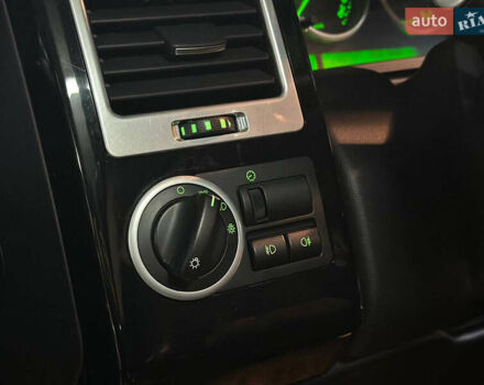 Чорний Ленд Ровер Рендж Ровер, об'ємом двигуна 4.2 л та пробігом 150 тис. км за 13700 $, фото 19 на Automoto.ua