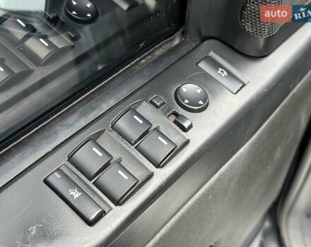 Чорний Ленд Ровер Рендж Ровер, об'ємом двигуна 4.2 л та пробігом 239 тис. км за 11900 $, фото 12 на Automoto.ua