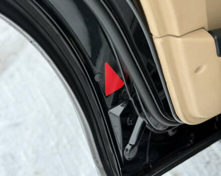 Чорний Ленд Ровер Рендж Ровер, об'ємом двигуна 3.6 л та пробігом 251 тис. км за 14000 $, фото 12 на Automoto.ua