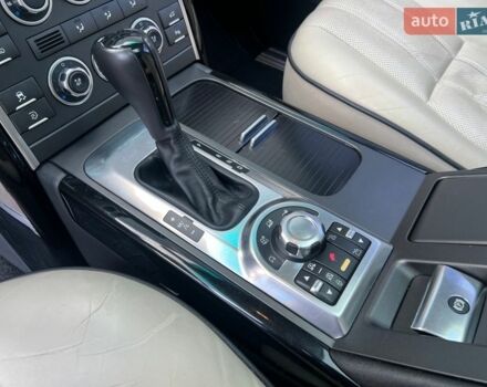 Чорний Ленд Ровер Рендж Ровер, об'ємом двигуна 5 л та пробігом 217 тис. км за 13900 $, фото 17 на Automoto.ua