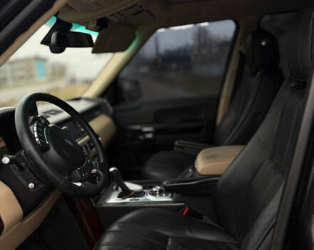 Черный Ленд Ровер Рендж Ровер, объемом двигателя 5 л и пробегом 300 тыс. км за 12600 $, фото 11 на Automoto.ua