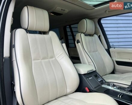 Чорний Ленд Ровер Рендж Ровер, об'ємом двигуна 5 л та пробігом 217 тис. км за 13900 $, фото 28 на Automoto.ua