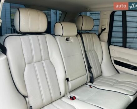 Чорний Ленд Ровер Рендж Ровер, об'ємом двигуна 5 л та пробігом 217 тис. км за 13900 $, фото 26 на Automoto.ua