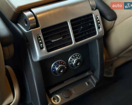 Черный Ленд Ровер Рендж Ровер, объемом двигателя 5 л и пробегом 189 тыс. км за 13300 $, фото 12 на Automoto.ua