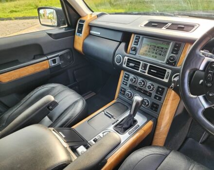 Чорний Ленд Ровер Рендж Ровер, об'ємом двигуна 0 л та пробігом 179 тис. км за 5786 $, фото 16 на Automoto.ua