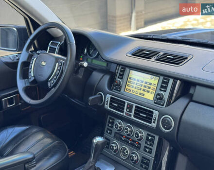 Черный Ленд Ровер Рендж Ровер, объемом двигателя 3.63 л и пробегом 300 тыс. км за 16000 $, фото 23 на Automoto.ua