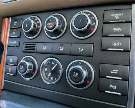 Чорний Ленд Ровер Рендж Ровер, об'ємом двигуна 3.6 л та пробігом 142 тис. км за 19655 $, фото 20 на Automoto.ua