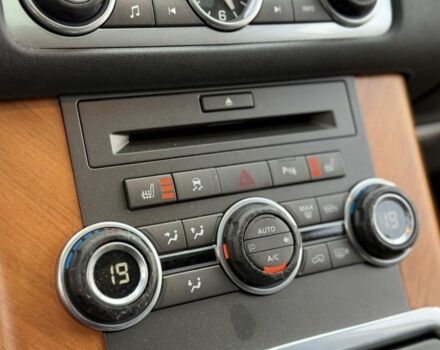 Черный Ленд Ровер Рендж Ровер, объемом двигателя 3 л и пробегом 235 тыс. км за 3400 $, фото 13 на Automoto.ua