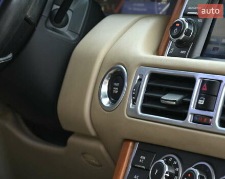 Чорний Ленд Ровер Рендж Ровер, об'ємом двигуна 3.63 л та пробігом 142 тис. км за 18800 $, фото 53 на Automoto.ua