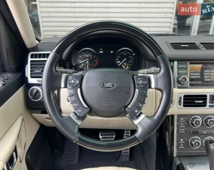 Чорний Ленд Ровер Рендж Ровер, об'ємом двигуна 5 л та пробігом 217 тис. км за 13900 $, фото 13 на Automoto.ua