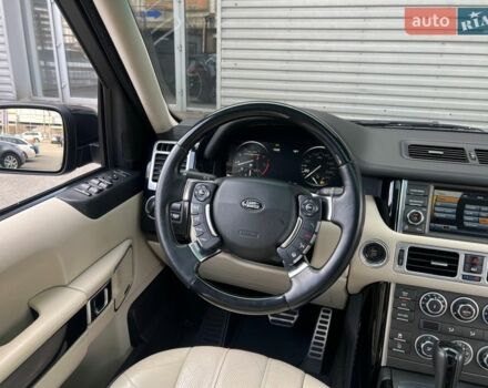 Чорний Ленд Ровер Рендж Ровер, об'ємом двигуна 5 л та пробігом 217 тис. км за 13900 $, фото 15 на Automoto.ua