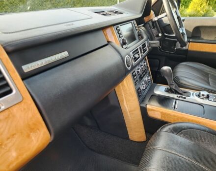 Чорний Ленд Ровер Рендж Ровер, об'ємом двигуна 0 л та пробігом 179 тис. км за 5786 $, фото 19 на Automoto.ua