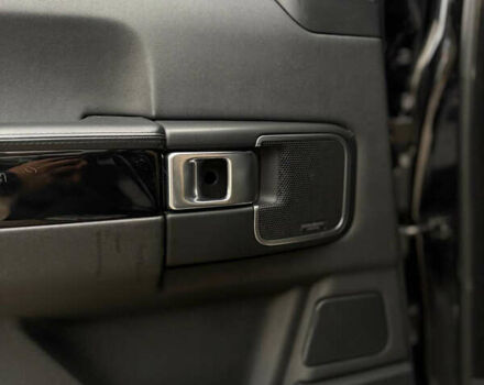 Черный Ленд Ровер Рендж Ровер, объемом двигателя 5 л и пробегом 300 тыс. км за 12600 $, фото 8 на Automoto.ua