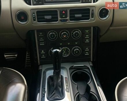 Чорний Ленд Ровер Рендж Ровер, об'ємом двигуна 5 л та пробігом 200 тис. км за 10999 $, фото 23 на Automoto.ua