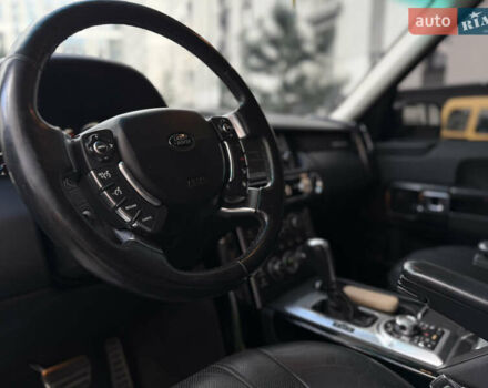 Чорний Ленд Ровер Рендж Ровер, об'ємом двигуна 5 л та пробігом 250 тис. км за 12500 $, фото 20 на Automoto.ua