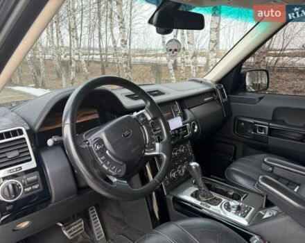 Черный Ленд Ровер Рендж Ровер, объемом двигателя 5 л и пробегом 220 тыс. км за 14000 $, фото 13 на Automoto.ua