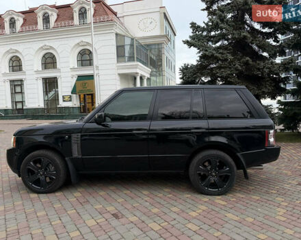 Черный Ленд Ровер Рендж Ровер, объемом двигателя 5 л и пробегом 240 тыс. км за 12500 $, фото 6 на Automoto.ua